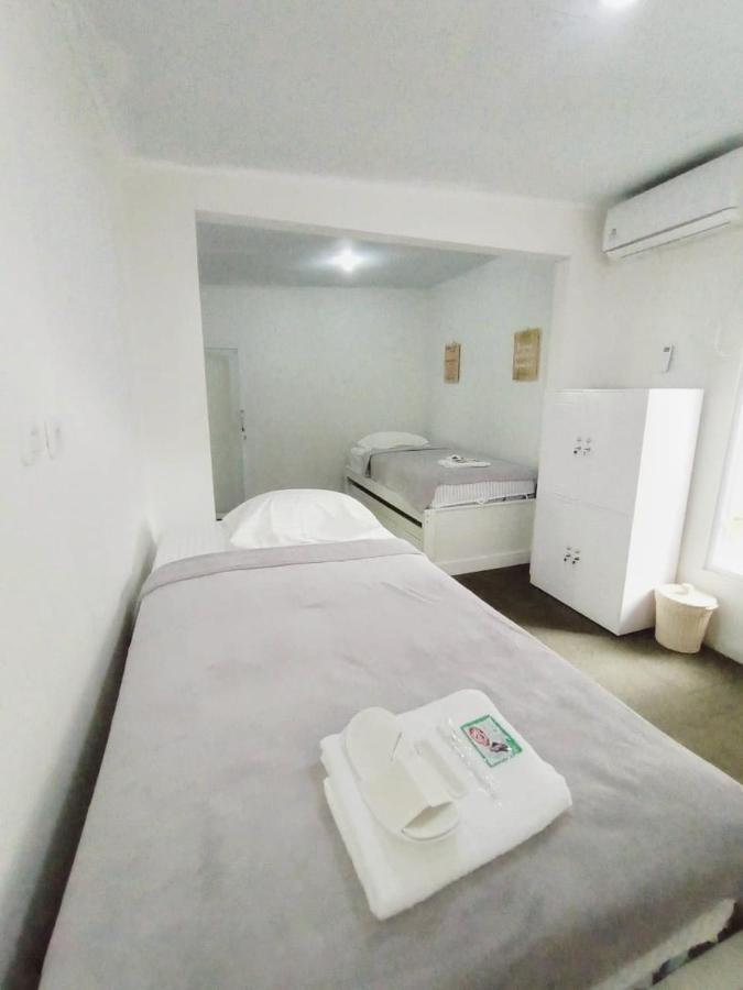 Ndalem Kampoeng Budget Stay Джокьякарта Экстерьер фото